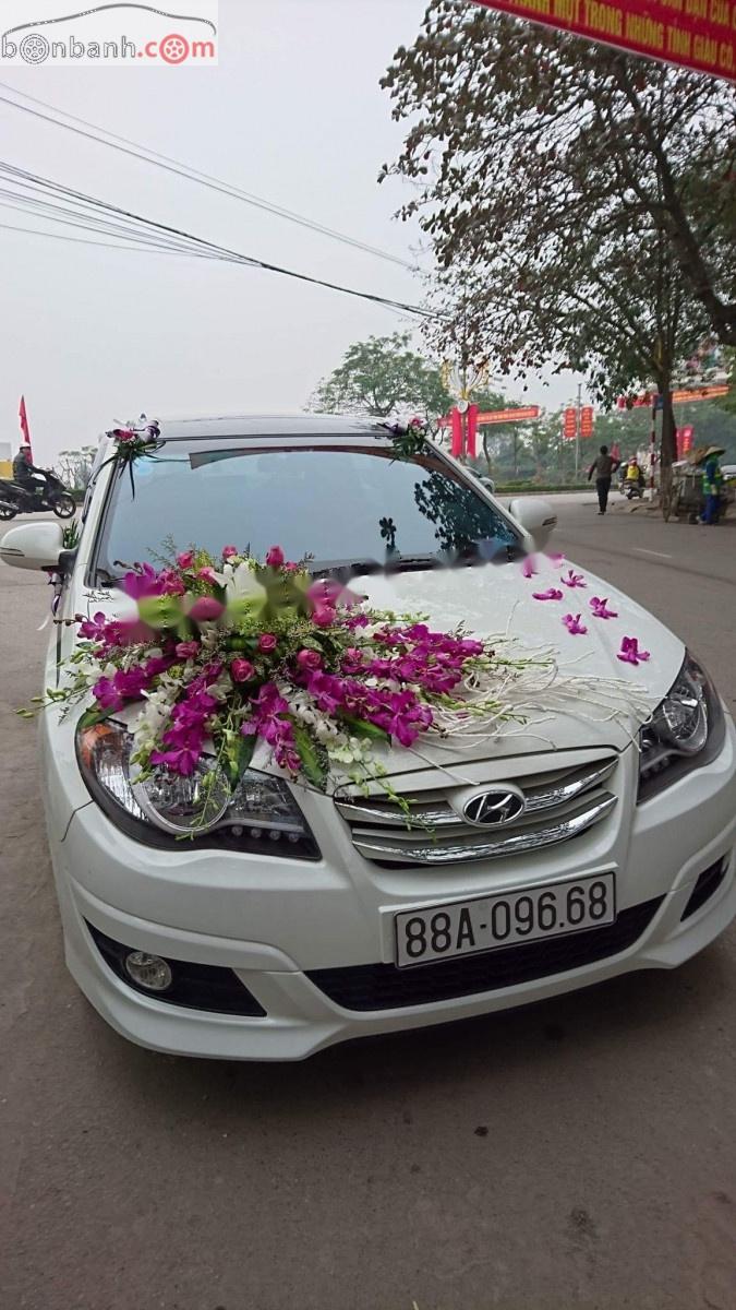 Hyundai Avante 1.6 AT 2013 - Cần bán gấp Hyundai Avante 1.6 AT sản xuất 2013, màu trắng, 465tr
