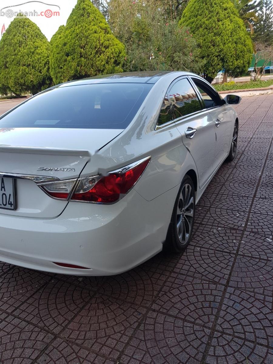 Hyundai Sonata 2.0 AT 2013 - Bán Hyundai Sonata 2.0 AT đời 2013, màu trắng, xe nhập, số tự động 