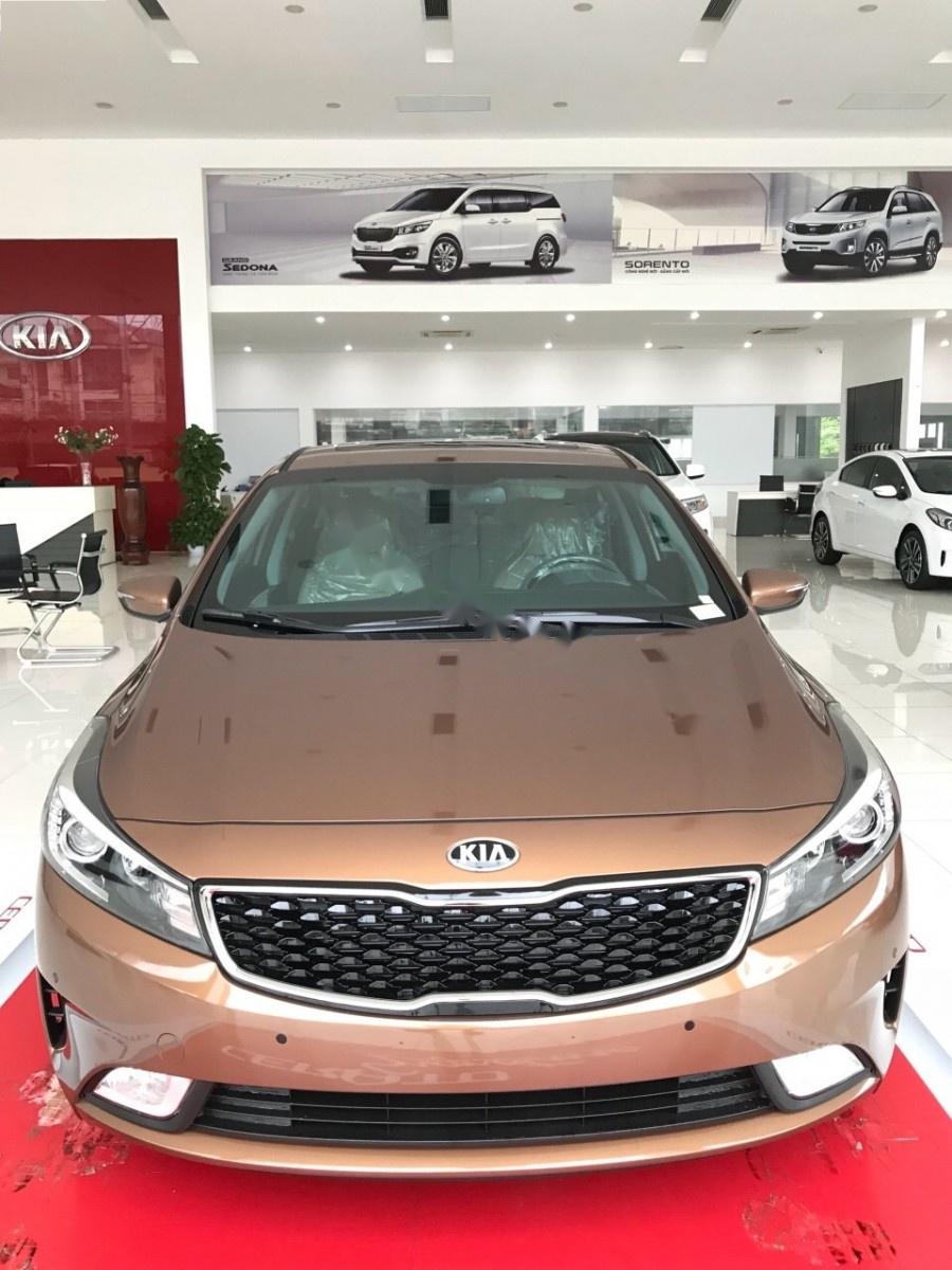 Kia Cerato 1.6 AT 2018 - Cần bán xe Kia Cerato 1.6 AT sản xuất 2018, màu nâu, giá chỉ 589 triệu