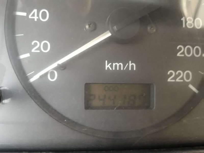 Mazda 323 1998 - Cần bán xe Mazda 323 1998, nhập khẩu nguyên chiếc chính chủ, giá tốt