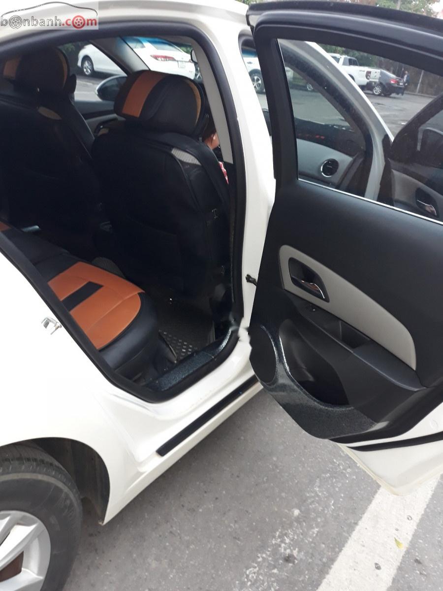 Chevrolet Cruze LS 2014 - Bán Chevrolet Cruze LS đời 2014, màu trắng như mới, giá 412tr