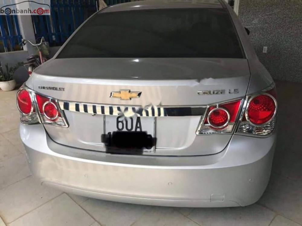 Chevrolet Cruze LS 2013 - Bán xe Chevrolet Cruze LS đời 2013, màu bạc
