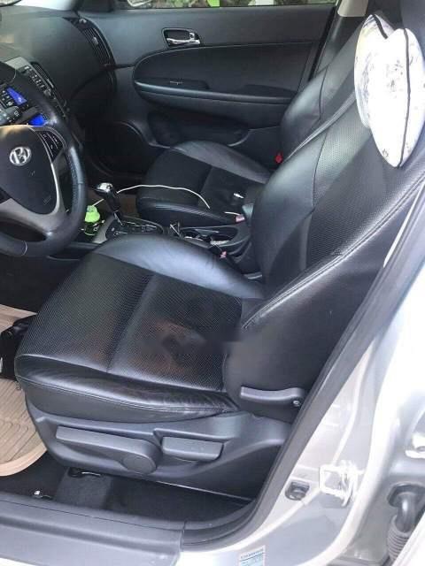 Hyundai i30   2010 - Bán Hyundai i30 đời 2010, màu bạc, nhập khẩu nguyên chiếc chính chủ, 395 triệu