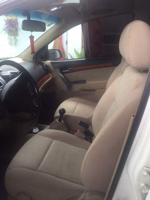 Daewoo Gentra   2009 - Bán lại xe Daewoo Gentra sản xuất 2009, màu trắng xe gia đình giá cạnh tranh