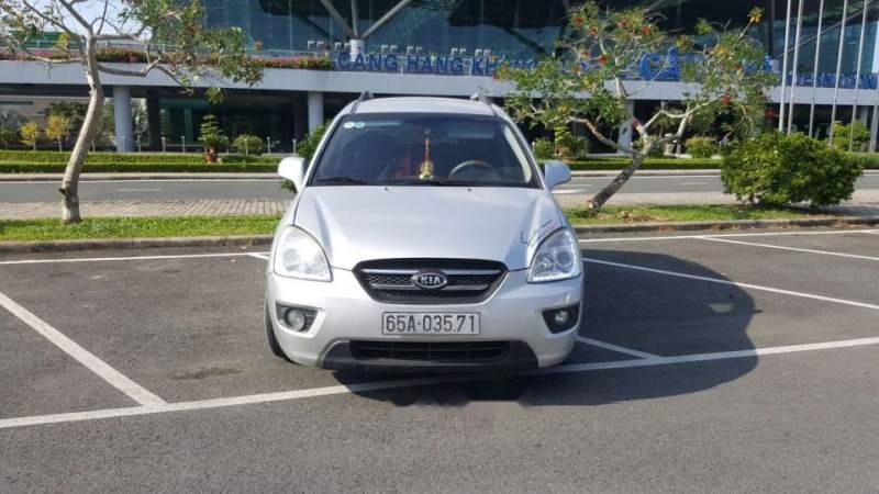 Kia Carens   2011 - Bán Kia Carens 2011, màu bạc số sàn, giá tốt
