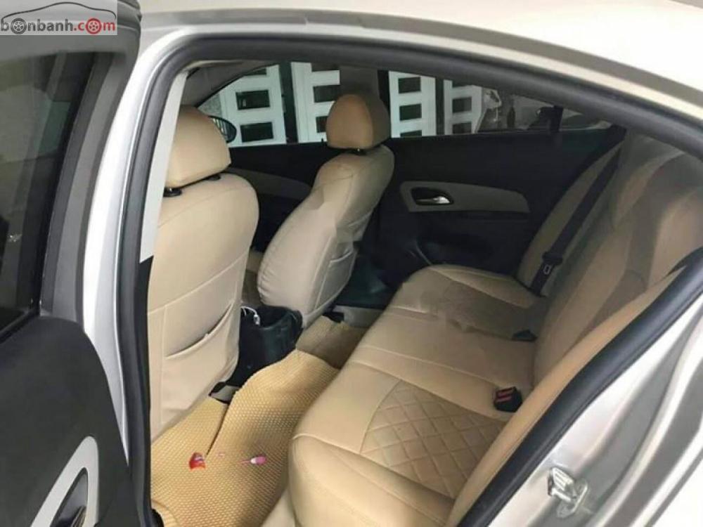 Chevrolet Cruze LS 2013 - Bán xe Chevrolet Cruze LS đời 2013, màu bạc