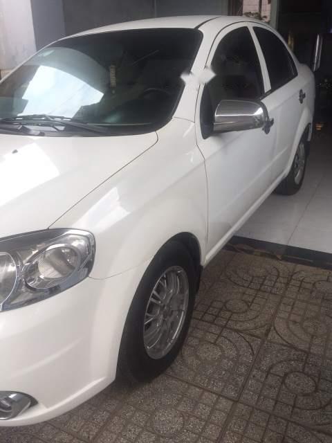 Daewoo Gentra   2009 - Bán lại xe Daewoo Gentra sản xuất 2009, màu trắng xe gia đình giá cạnh tranh