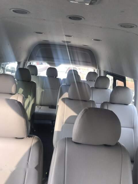Toyota Hiace 2017 - Cần bán xe Toyota Hiace sản xuất 2017, nhập khẩu