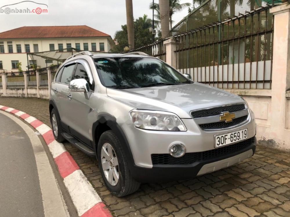 Chevrolet Captiva LT 2009 - Bán xe Chevrolet Captiva LT 2009, màu bạc, chính chủ 