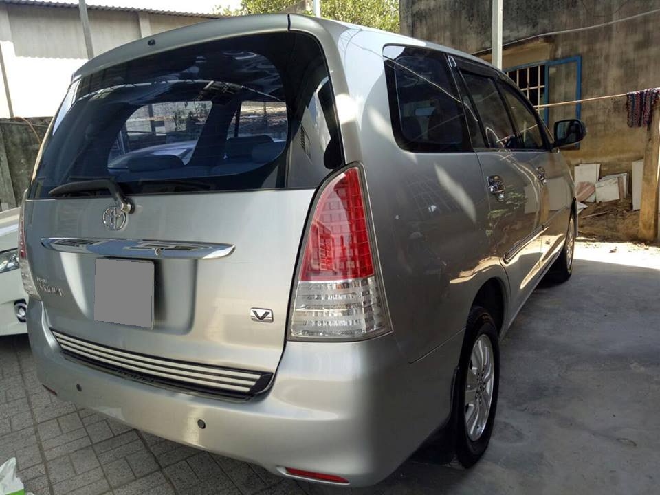 Toyota Innova V 2010 - Bán Innova V 2010 màu bạc, máy móc zin rất đẹp