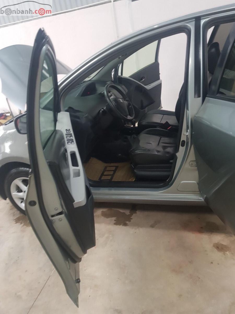 Toyota Yaris 2009 - Bán Toyota Yaris 2009, màu bạc, nhập khẩu, giá chỉ 365 triệu