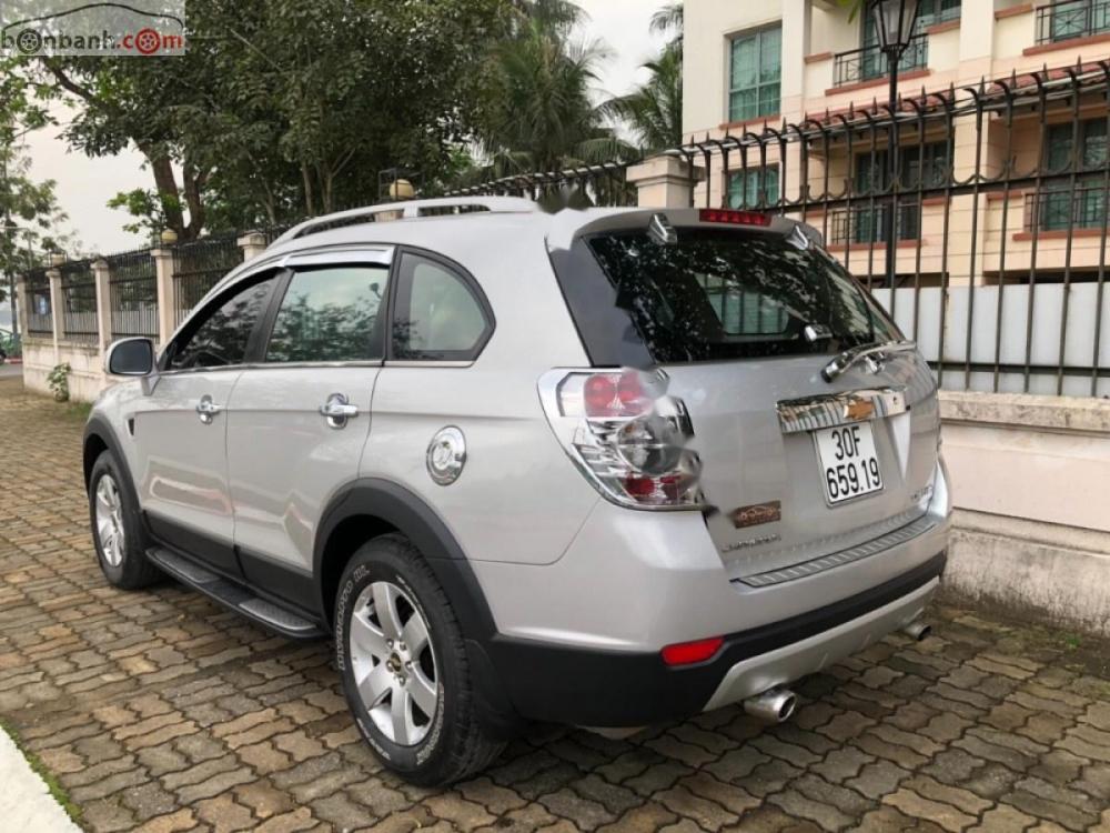 Chevrolet Captiva LT 2009 - Bán xe Chevrolet Captiva LT 2009, màu bạc, chính chủ 