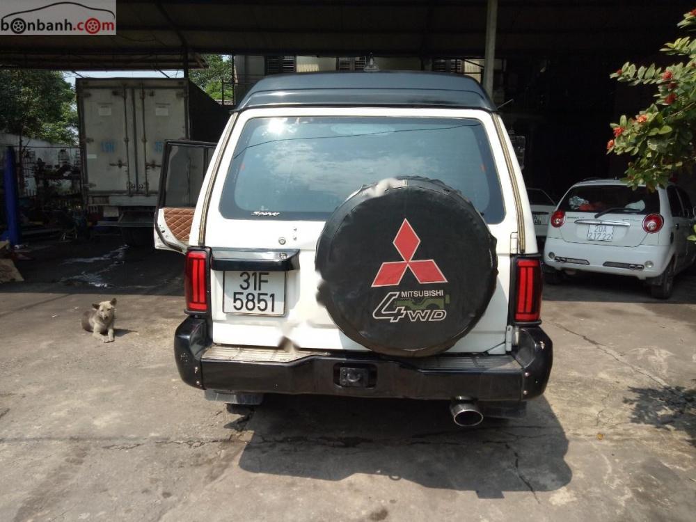 Mitsubishi Pajero 1993 - Cần bán Mitsubishi Pajero đời 1993, màu trắng, xe nhập, giá tốt