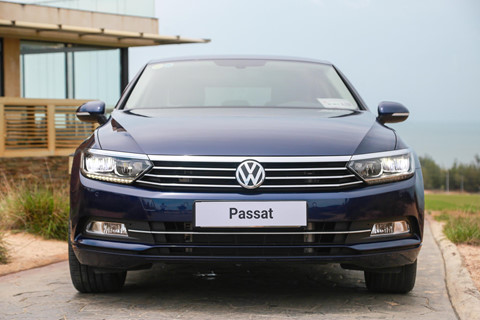 Volkswagen Passat 2018 - Bán xe Volkswagen Passat sản xuất năm 2018, màu đen, nhập khẩu