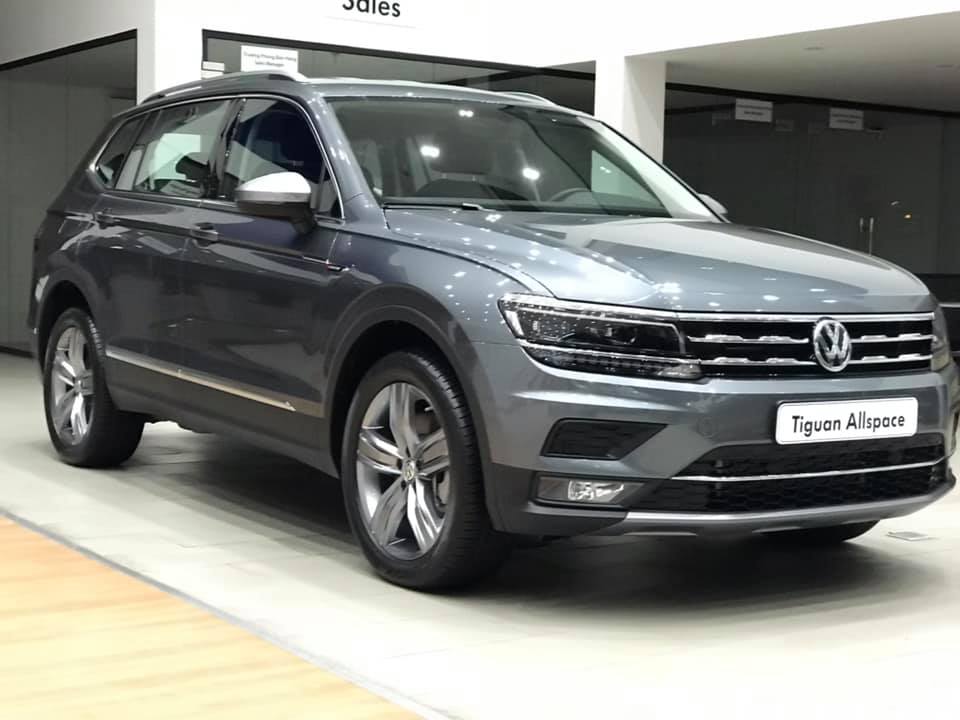 LandRover Evoque 2019 - Ô tô 7 chỗ nhập Đức chỉ 1,7 tỷ - trả trước 450tr - bao ngân hàng Bank Shinhan - lãi thấp 0,5%/tháng