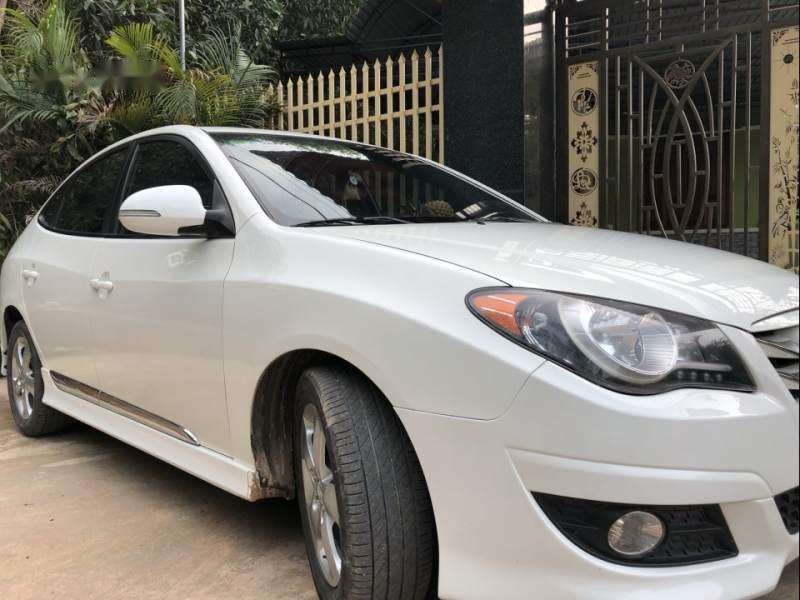 Hyundai Avante  2.0AT  2011 - Bán Hyundai Avante 2.0AT 2011, màu trắng, máy êm ru