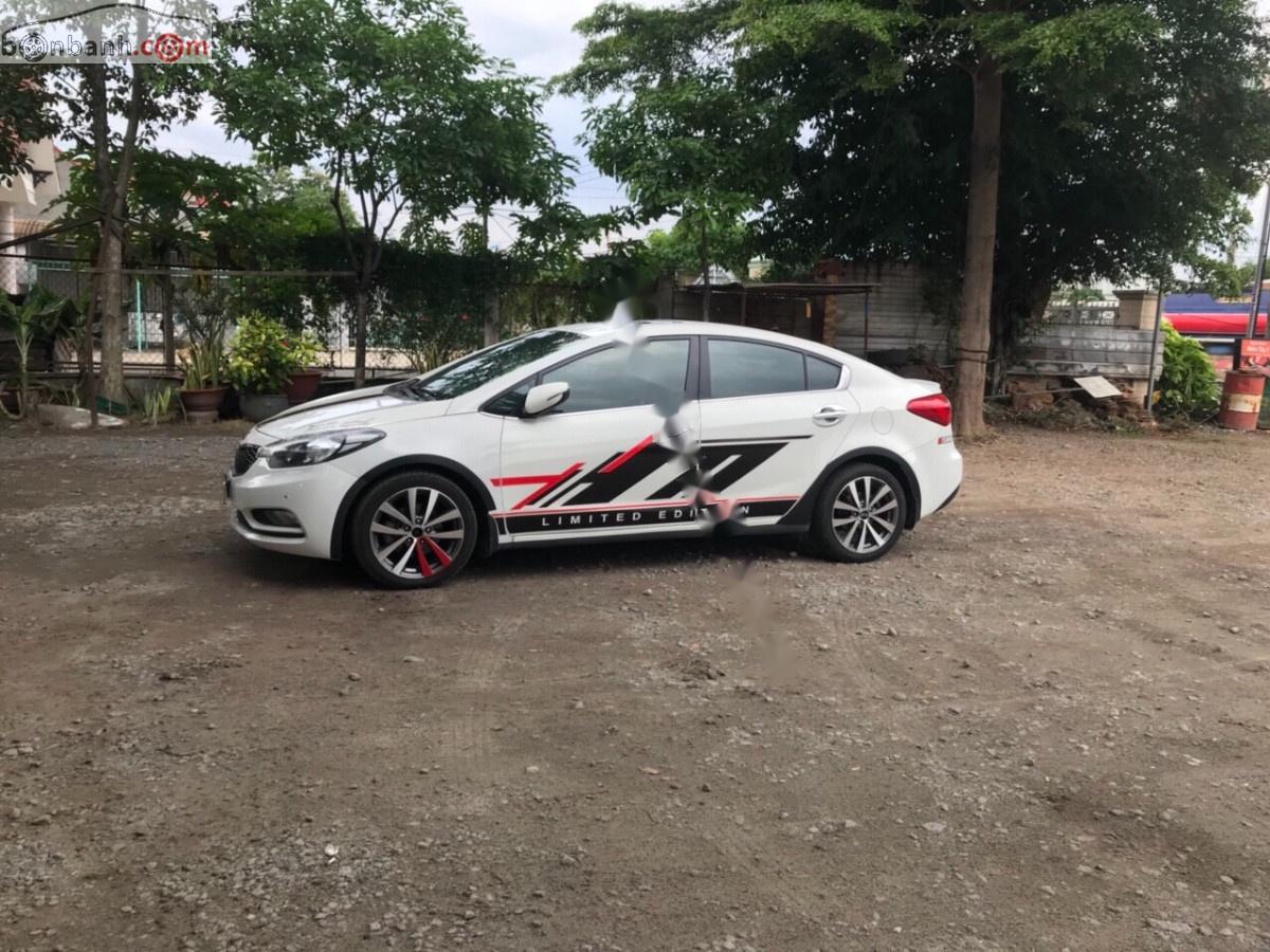 Kia K3 2015 - Bán xe Kia K3 đời 2015, màu trắng, nhập khẩu