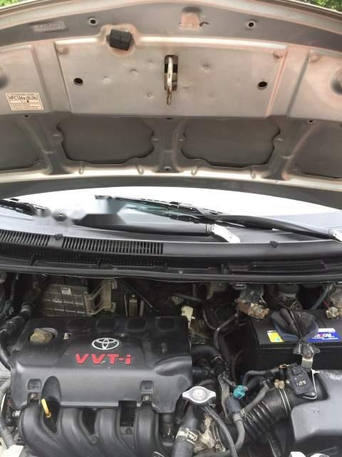 Toyota Vios MT 2010 - Cần bán lại xe Toyota Vios MT 2010, màu bạc, xe vừa đăng kiểm