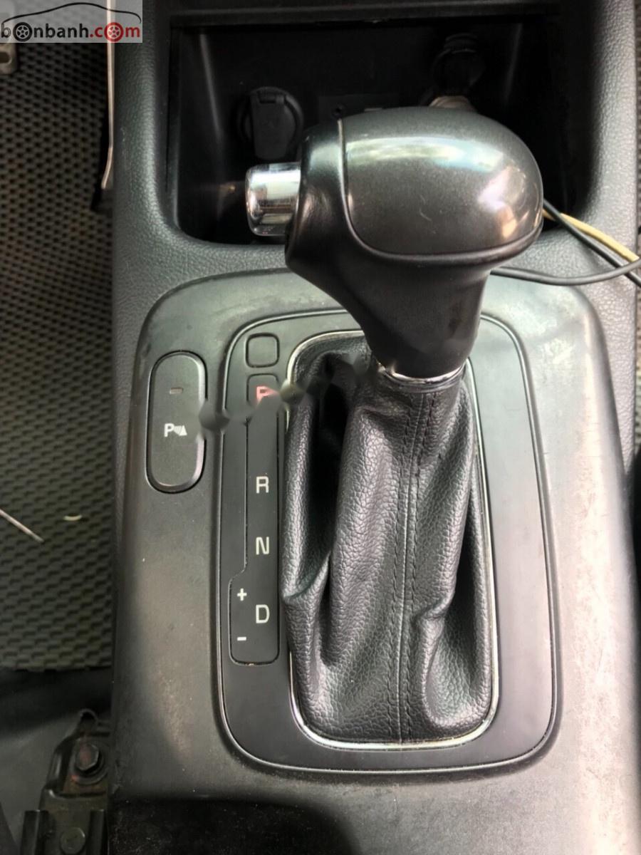 Kia K3 2015 - Bán xe Kia K3 đời 2015, màu trắng, nhập khẩu