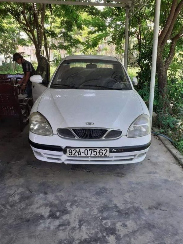 Daewoo Nubira 2002 - Cần bán xe Daewoo Nubira năm 2002, màu trắng, nhập khẩu nguyên chiếc