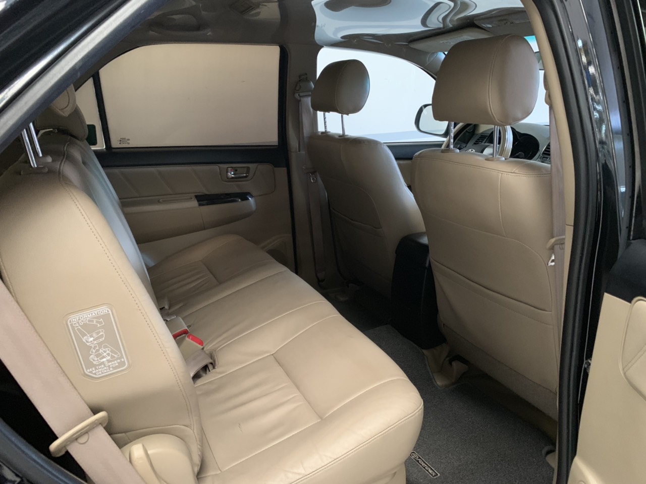 Toyota Fortuner V 2016 - Xe Fortuner xăng, xe gia đình, hỗ trợ ngân hàng 70%