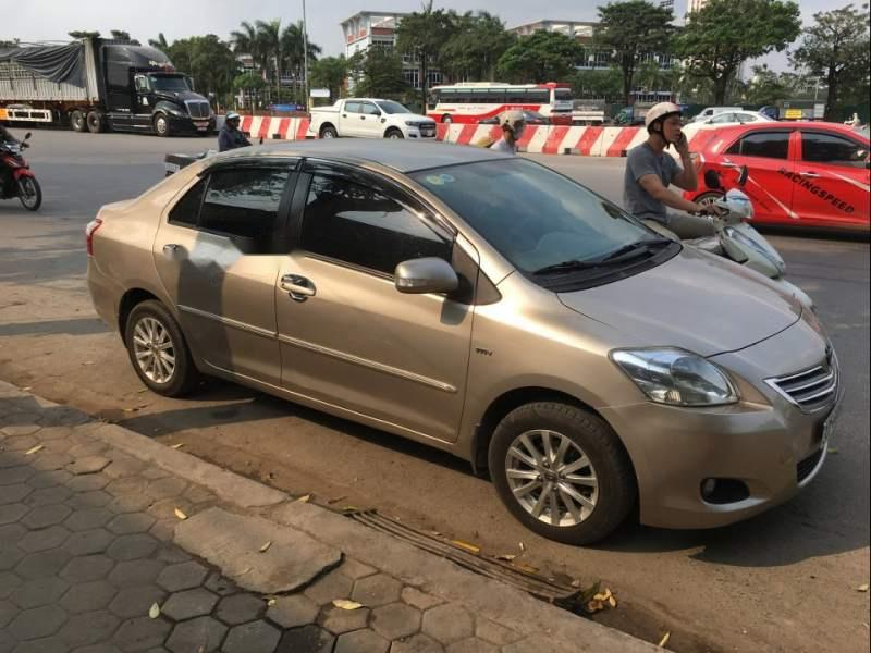 Toyota Vios  E 2012 - Gia đình mình bán chiếc xe Vios E màu ghi vàng, sản xuất năm 2012