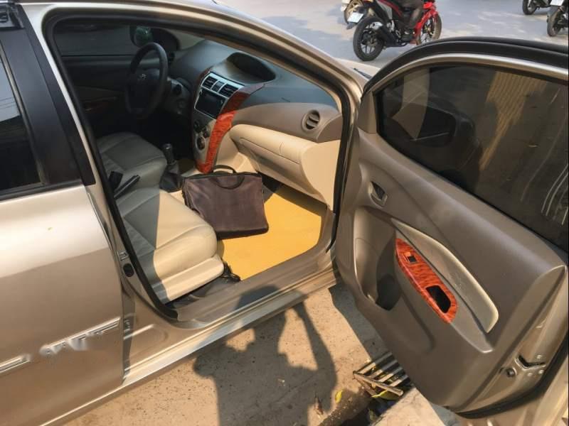 Toyota Vios  E 2012 - Gia đình mình bán chiếc xe Vios E màu ghi vàng, sản xuất năm 2012