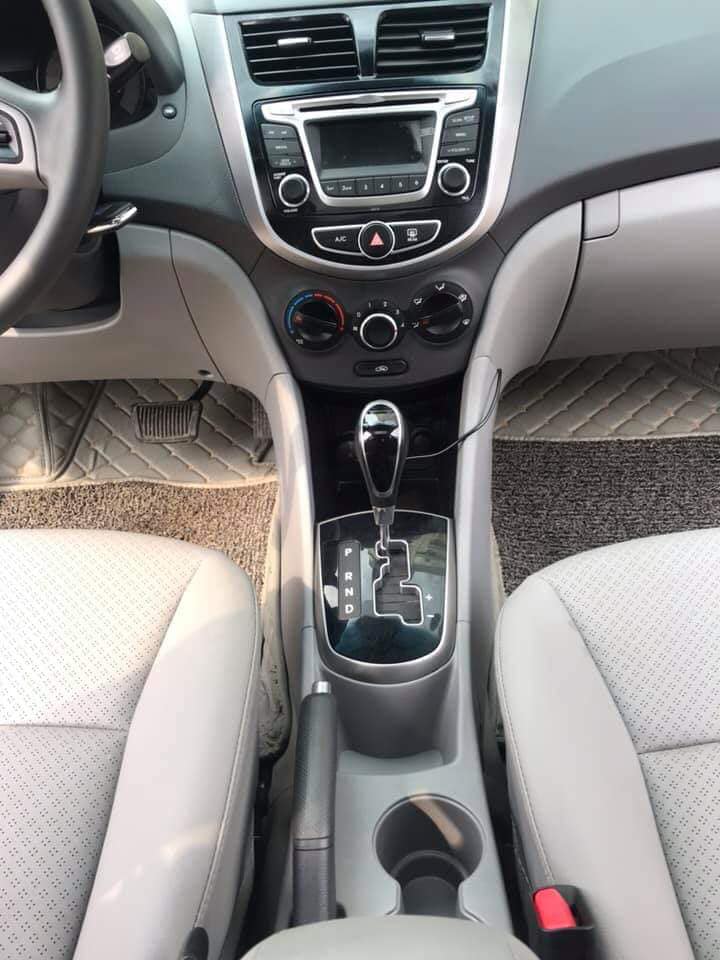Hyundai Accent Blue 2016 - Bán Hyundai Accent Blue sản xuất 2016, màu trắng, nhập khẩu nguyên chiếc