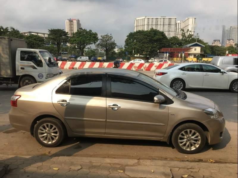 Toyota Vios  E 2012 - Gia đình mình bán chiếc xe Vios E màu ghi vàng, sản xuất năm 2012