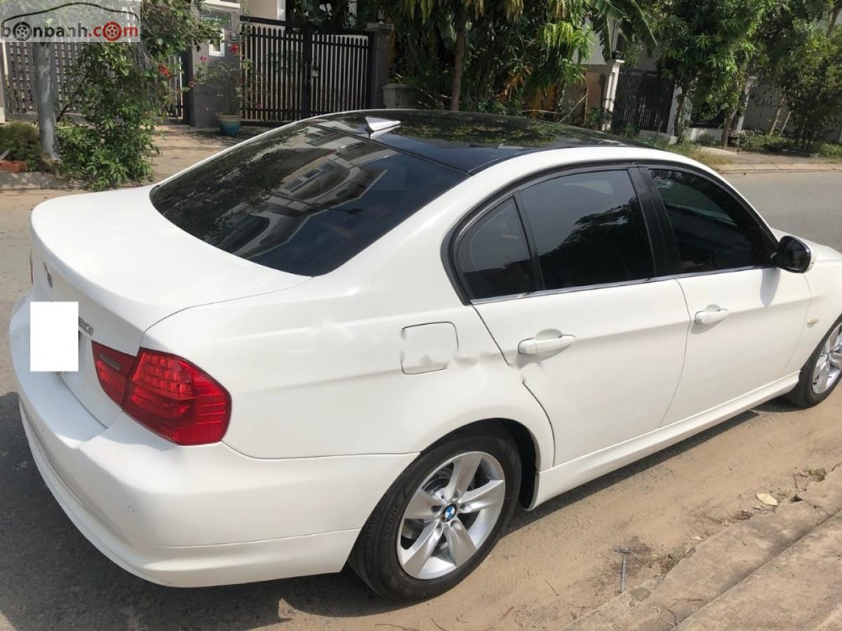 BMW 3 Series 320i 2009 - Bán BMW 3 Series 320i sản xuất 2009, màu trắng, giá tốt