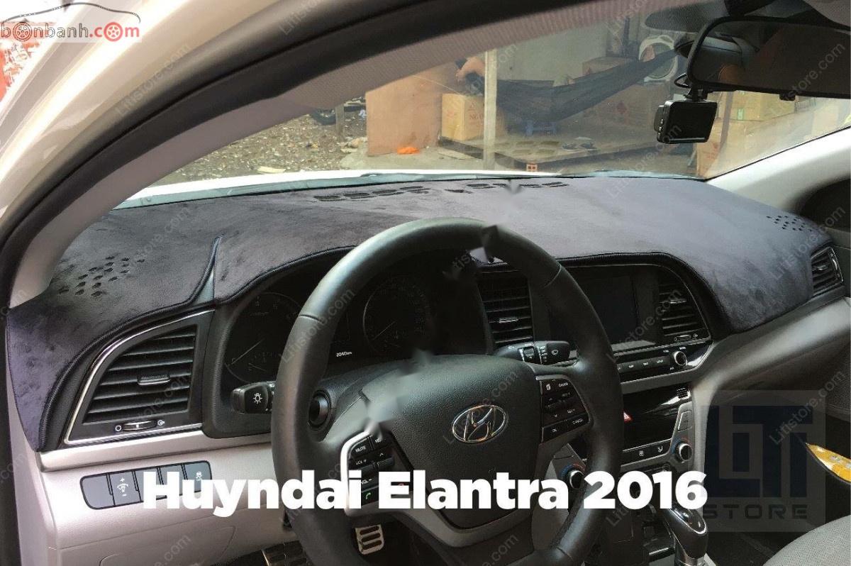 Hyundai Elantra 2016 - Cần bán Hyundai Elantra 2016, màu đen xe gia đình