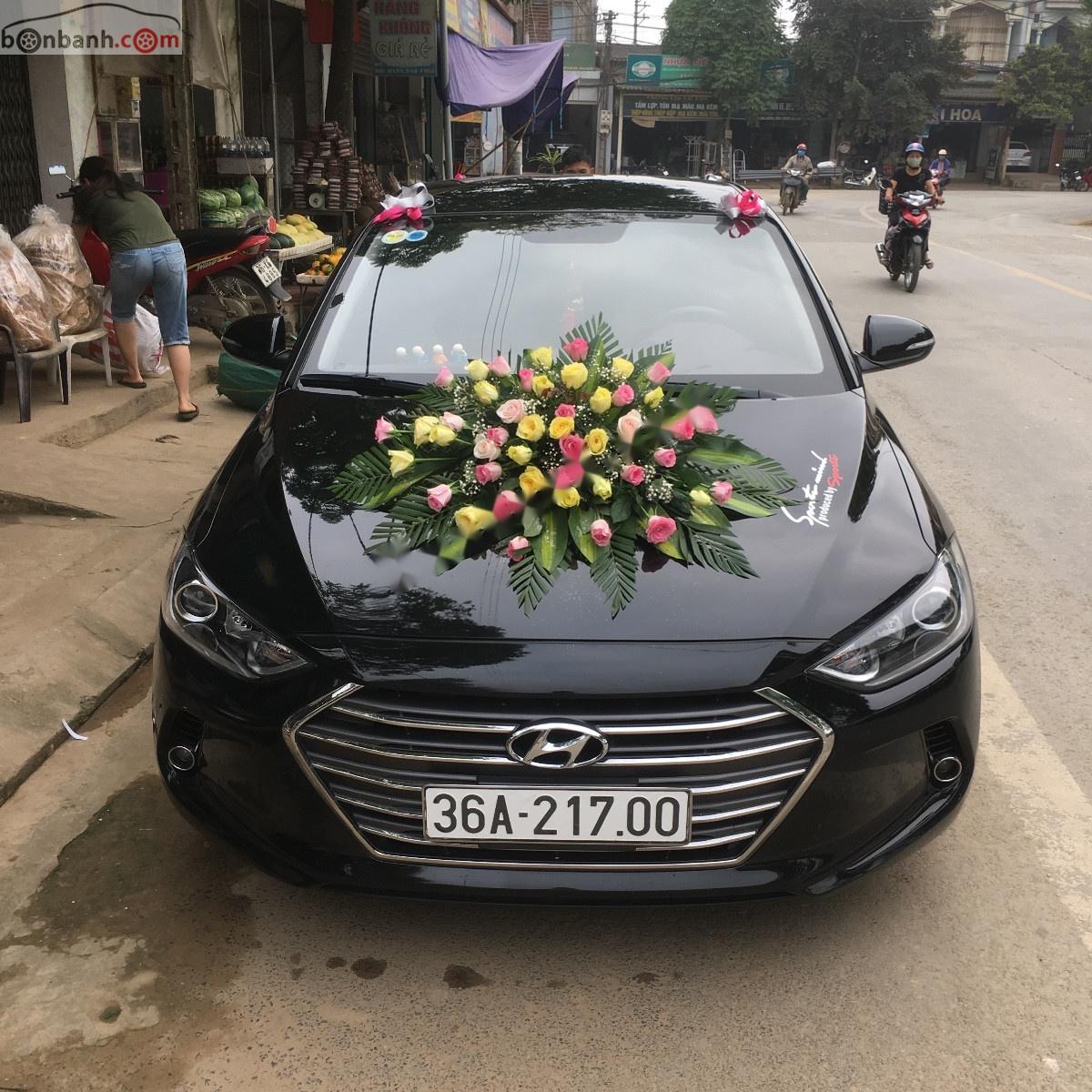 Hyundai Elantra 2016 - Cần bán Hyundai Elantra 2016, màu đen xe gia đình