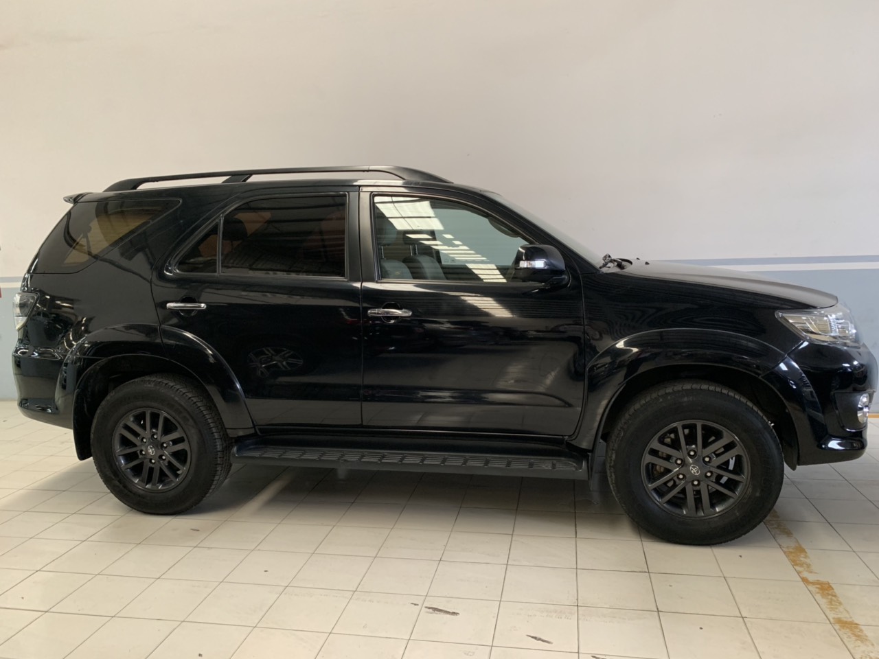 Toyota Fortuner V 2016 - Xe Fortuner xăng, xe gia đình, hỗ trợ ngân hàng 70%