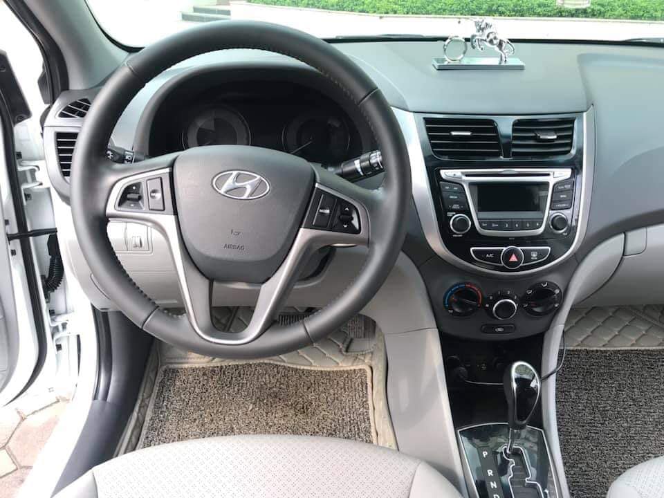 Hyundai Accent Blue 2016 - Bán Hyundai Accent Blue sản xuất 2016, màu trắng, nhập khẩu nguyên chiếc
