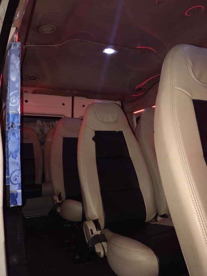 Ford Transit   2013 - Bán Ford Transit đời 2013 form mới, đi được hơn 220.000 km