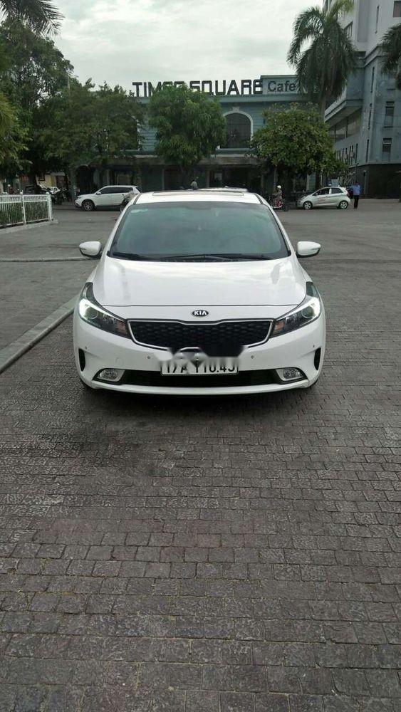 Kia Cerato AT 2018 - Cần bán lại xe Kia Cerato AT 2018, màu trắng, giá tốt