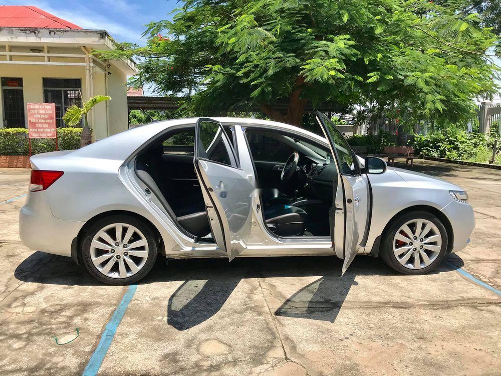 Kia Forte  1.6AT   2013 - Cần bán Kia Forte 1.6AT đời 2013, màu bạc, giá tốt