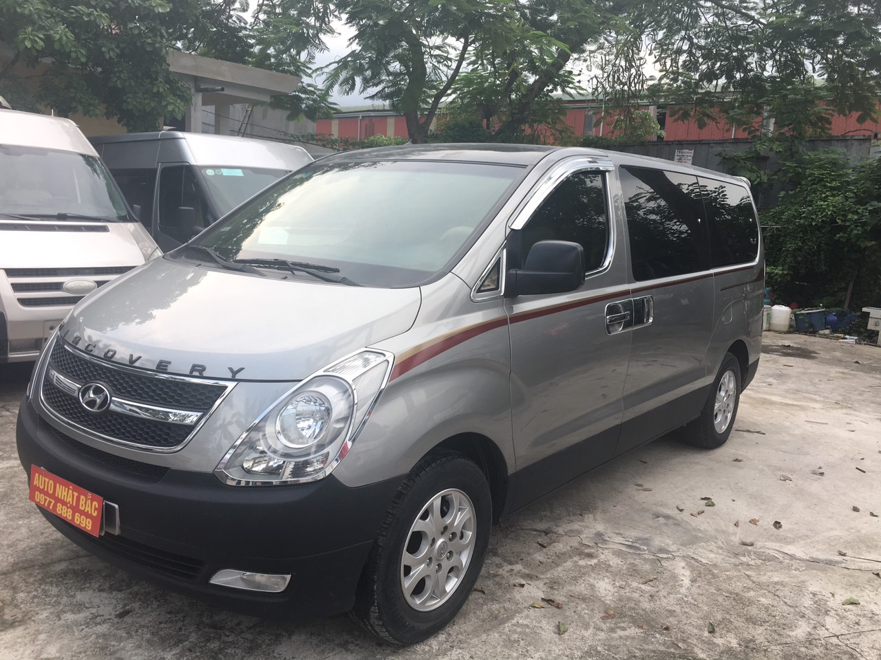 Hyundai Starex 2013 - Bán Hyundai Starex đời 2013, màu bạc, nhập khẩu nguyên chiếc