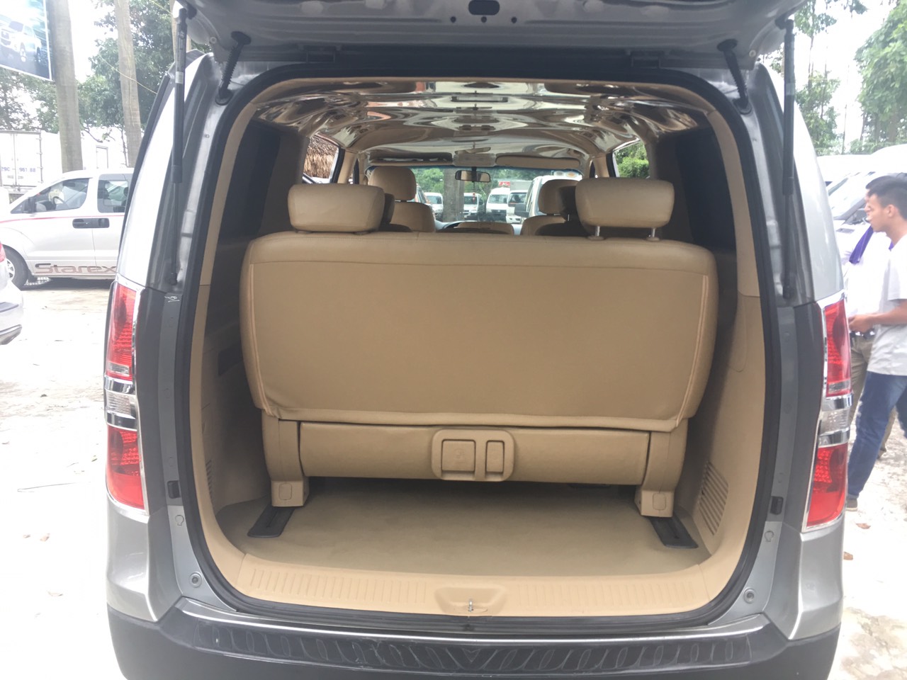 Hyundai Starex 2013 - Bán Hyundai Starex đời 2013, màu bạc, nhập khẩu nguyên chiếc