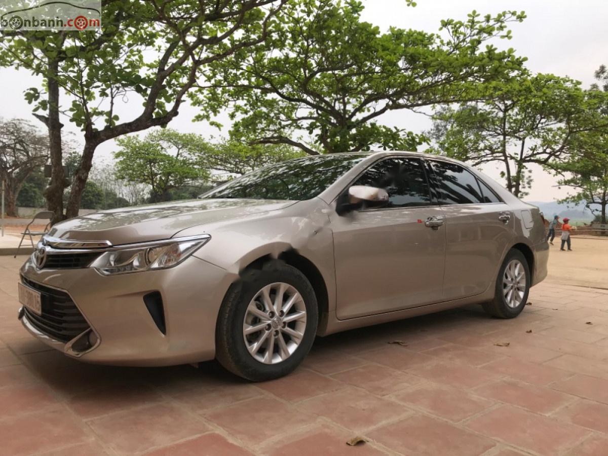 Toyota Camry   2015 - Cần bán Toyota Camry 2015, đời 2016, số tự động, giá chỉ 800 triệu