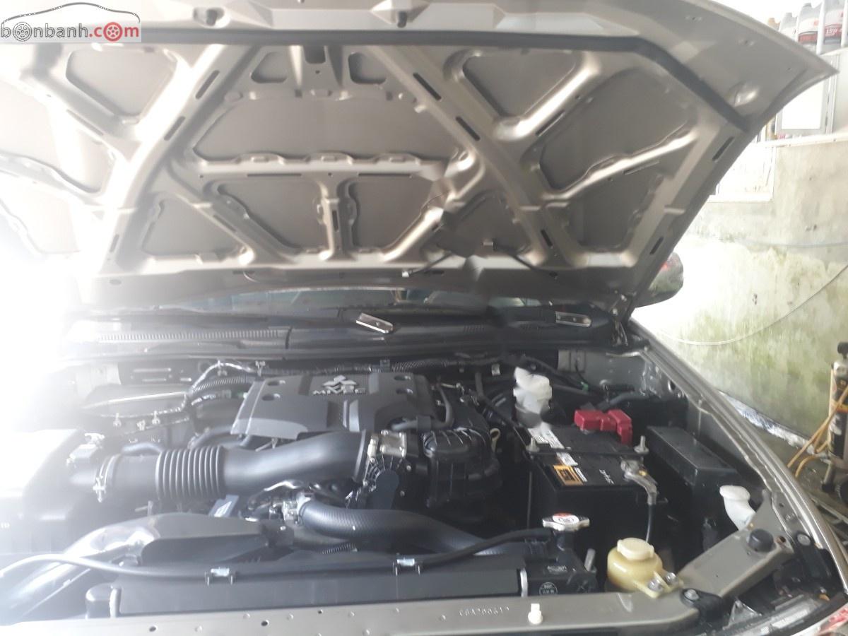 Mitsubishi Pajero Sport   2015 - Cần bán Mitsubishi Pajero Sport G 4x2 AT 2015, màu bạc như mới