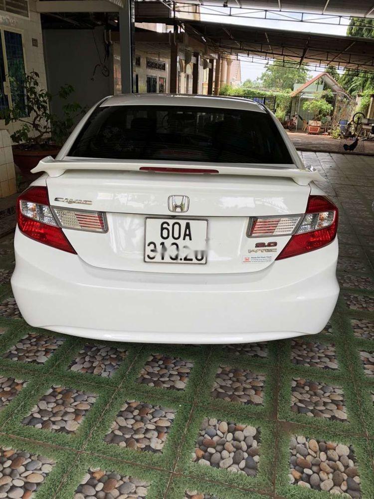 Honda Civic 2014 - Chính chủ bán Honda Civic năm sản xuất 2014, màu trắng, giá 535tr