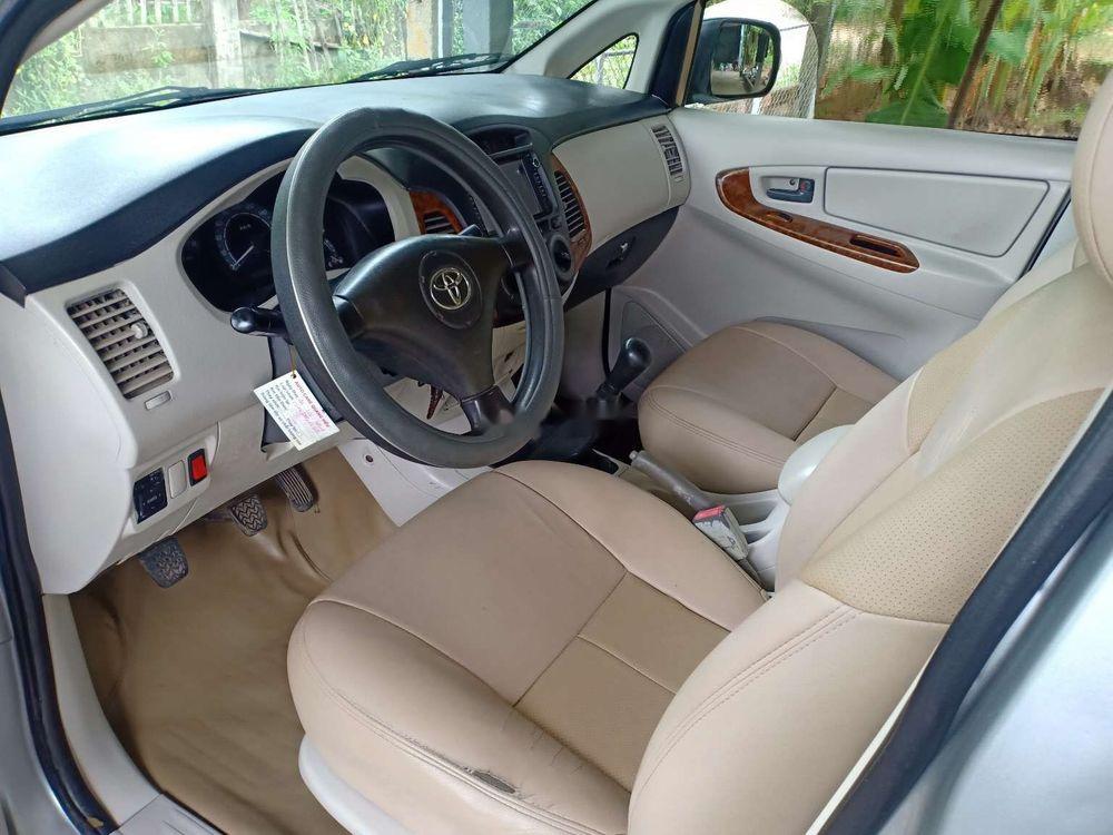 Toyota Innova J 2007 - Bán Toyota Innova J lên G SX 2007, màu bạc, xe nhập, hai dàn lạnh