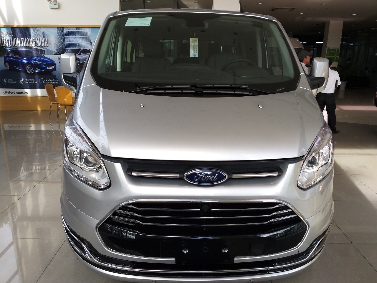 Ford Tourneo 2019 - Bán Ford Tourneo giá tốt, sản phẩm mới của Ford VN