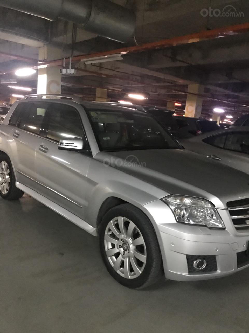 Mercedes-Benz GLK Class 2009 - Cần bán Mercedes GLK 300 4Matic sản xuất năm 2009, màu bạc, 580tr