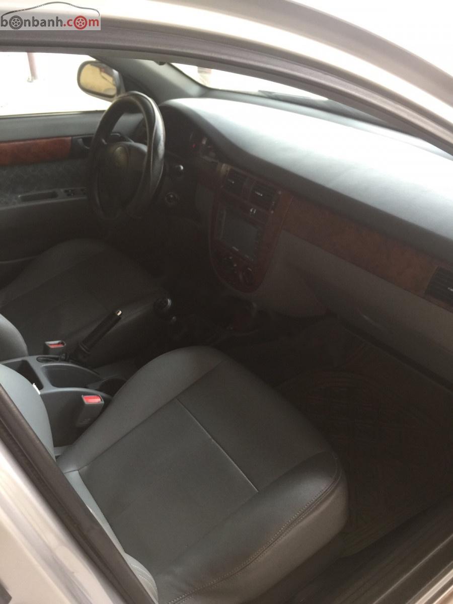 Chevrolet Lacetti   2011 - Cần bán lại xe cũ Chevrolet Lacetti đời 2011, màu bạc