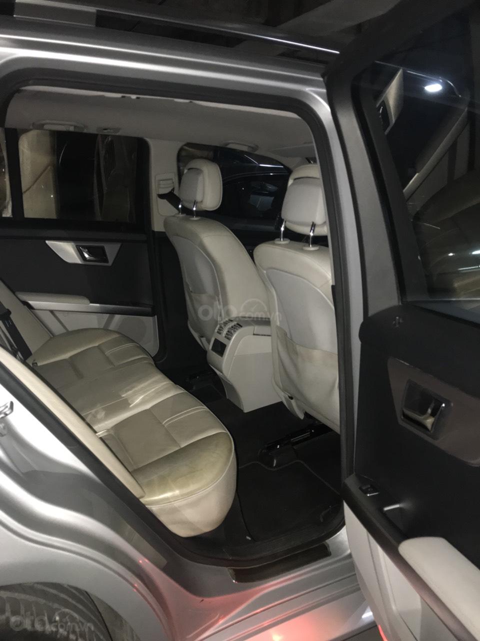 Mercedes-Benz GLK Class 2009 - Cần bán Mercedes GLK 300 4Matic sản xuất năm 2009, màu bạc, 580tr