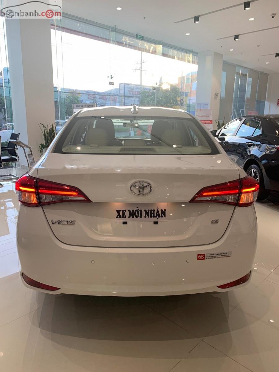 Toyota Vios   2019 - Bán Toyota Vios sản xuất 2019, màu trắng, giá tốt