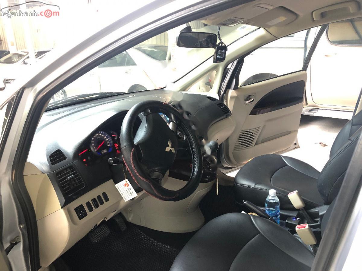 Mitsubishi Grandis 2008 - Bán Mitsubishi Grandis 2008, màu bạc giá tốt