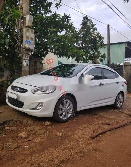 Hyundai Accent 2013 - Bán Hyundai Accent 1.4 MT sản xuất năm 2013, màu trắng